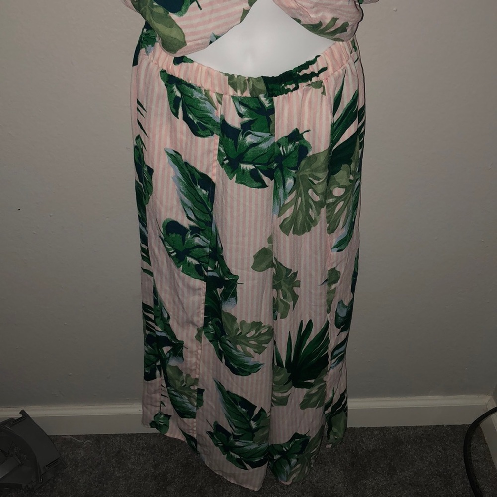 DONATED! Forever 21 Matching floral outfit - Picture 3 of 14
